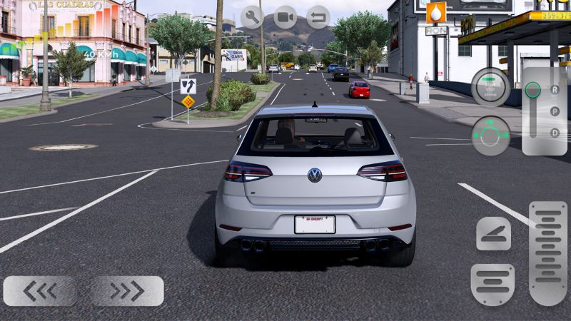 Golf R Master Driver School gameplay: a blue Volkswagen Golf racing on city streets with tall buildings in the background.