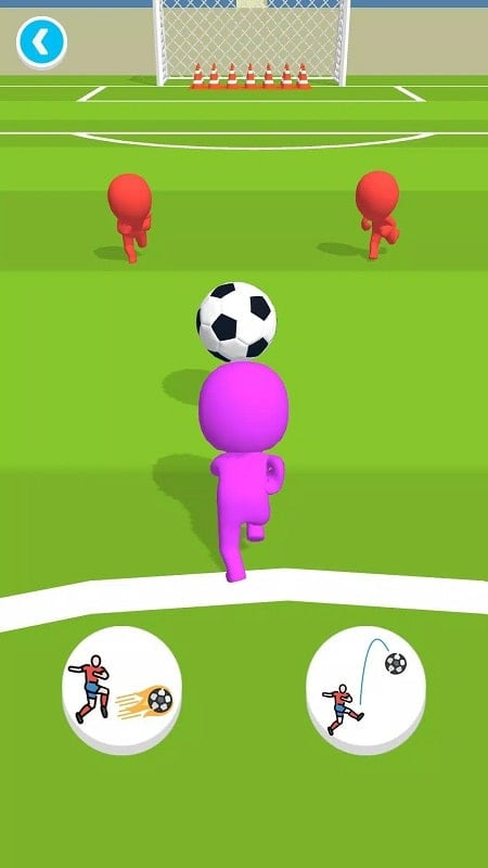 alt text: Cầu thủ trong game Soccer Runner đang thực hiện cú sút bóng về phía khung thành đối phương.