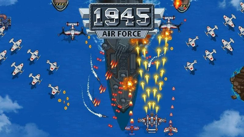 alt text: Hình ảnh game 1945 Air Force với máy bay chiến đấu trên nền trời xanh