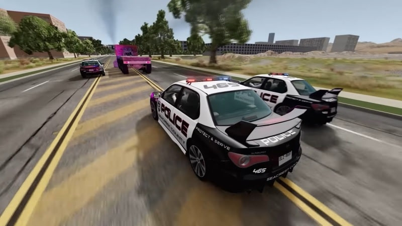 alt text: Hình ảnh game Police Car Chase: Smashing Cop, một chiếc xe cảnh sát đang rượt đuổi tội phạm trên đường phố đông đúc