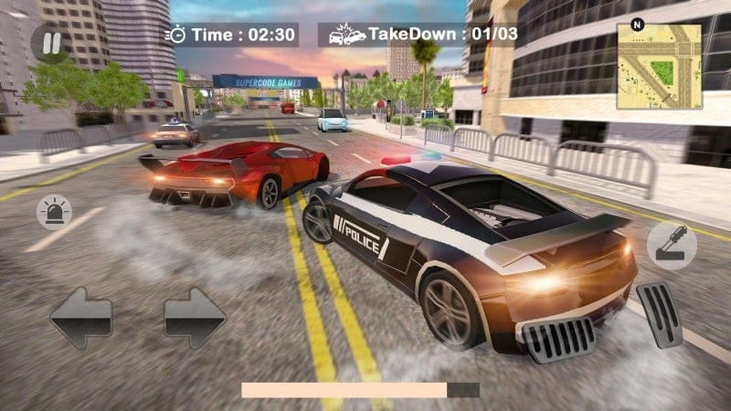 alt text: Hình ảnh gameplay Police Car Chase: Smashing Cop MOD, cảnh xe cảnh sát đang rượt đuổi một chiếc xe tội phạm trên đường cao tốc.