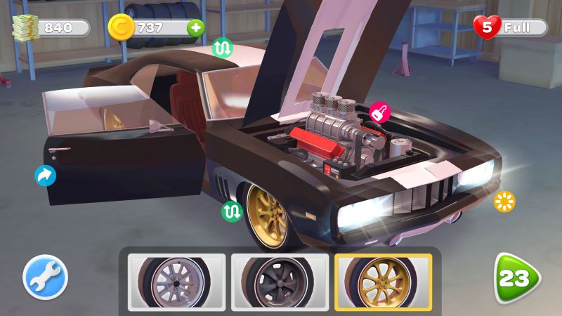 alt text: Người chơi đang sử dụng công cụ để sửa chữa một chiếc xe trong game Car Restore.