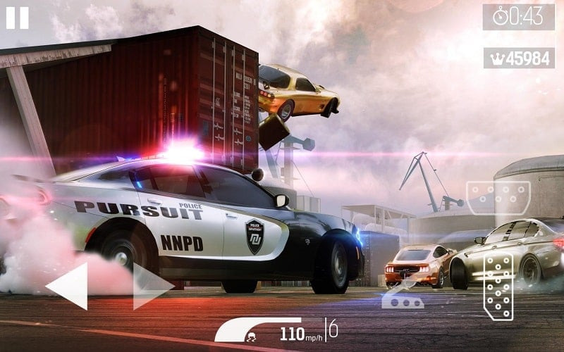 alt=Hình ảnh chiếc xe đua trong game Nitro Nation Drag & Drift với hiệu ứng nitro